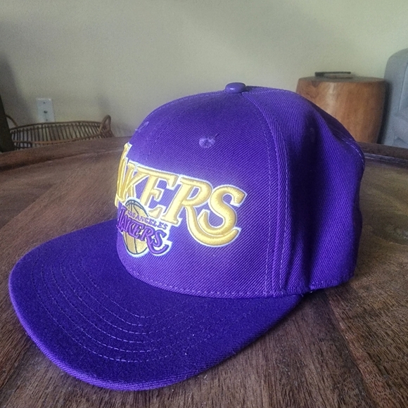 Pro Standard Purple NBA Los Angeles Lakers Wordmark/Logo Snapback Hat Cap - Picture 9 of 14